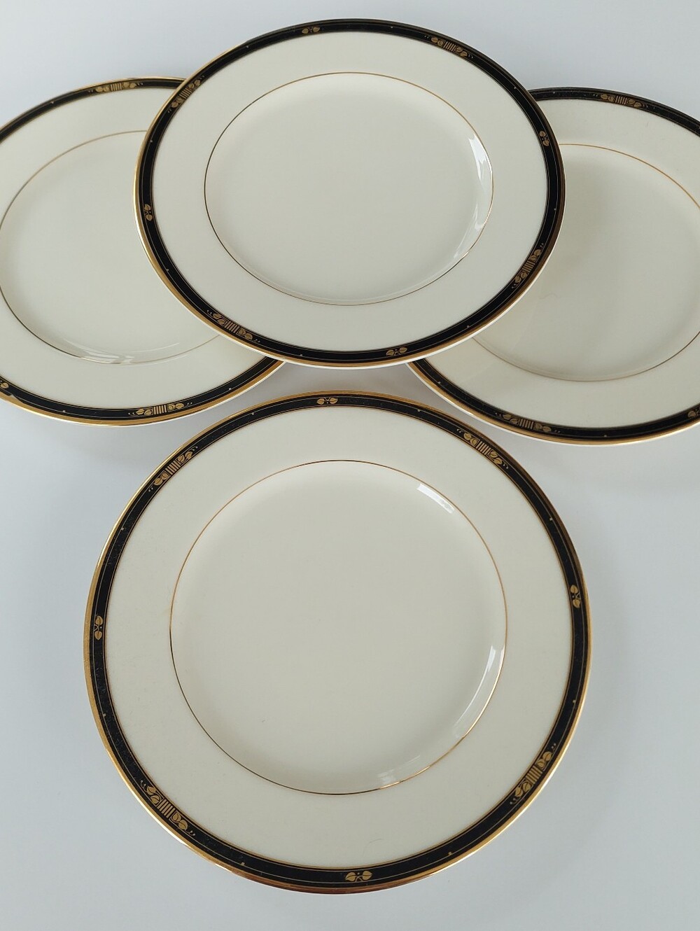 Vtg Mikasa Aberdeen Fine Ivory Salad Plates Set of 4 Black Gold Leaf 8.25"